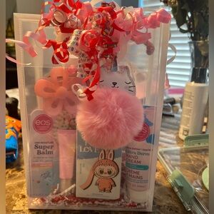 Labubu Gift Bag, includes Labubu Pin for Love